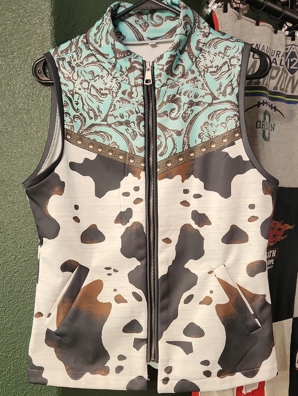 Western-Inspired Sleeveless Zip Vest in Mint, White & Brown